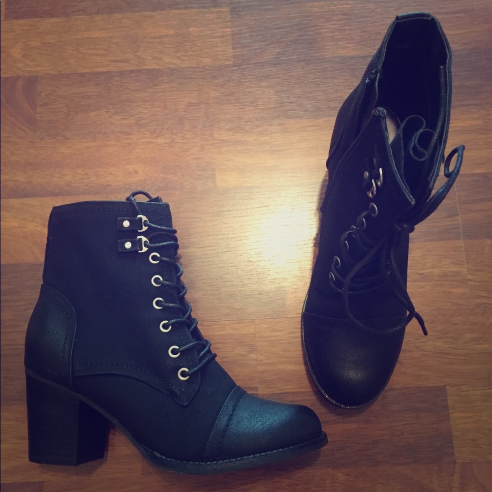 Women's Westmont Lace-Up Boot