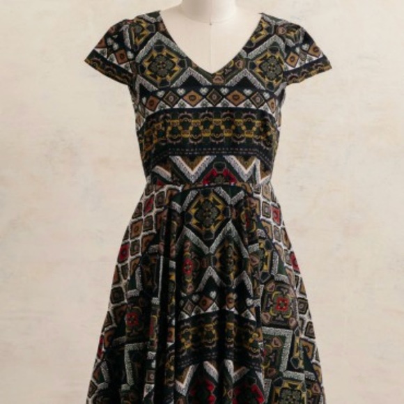 Beautiful open back dress - Picture 2 of 6