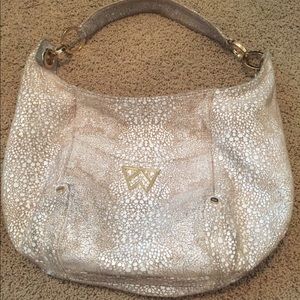 Kelly Wynne purse