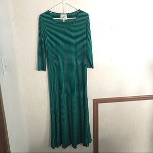 💥Green and black maxi dress with 3/4" sleeves💥