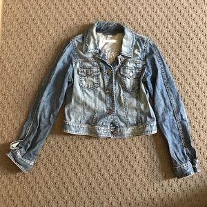 Short light denim jacket