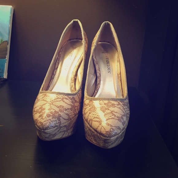 Lacy cream heels - Picture 2 of 4