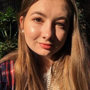 Meet your Posher, Angie