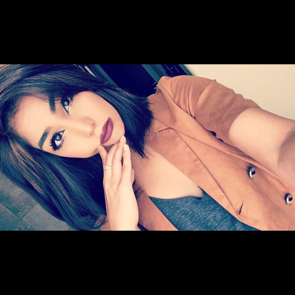 Meet your Posher, Kassandra