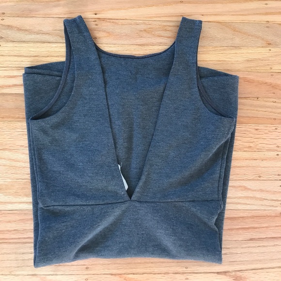 Low back dress - Picture 2 of 2