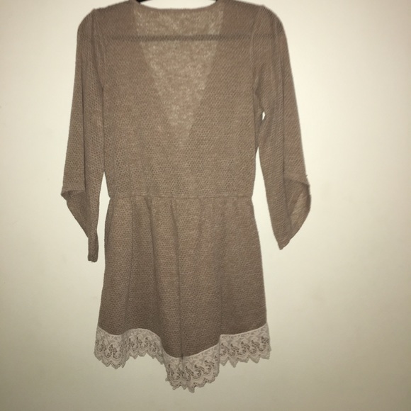 gray/green lace 1/2 sleeve romper - Picture 2 of 2