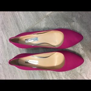 NEW INC Zitah Pointed Toe Pumps