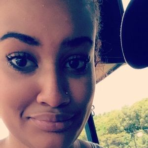 Meet your Posher, Nina