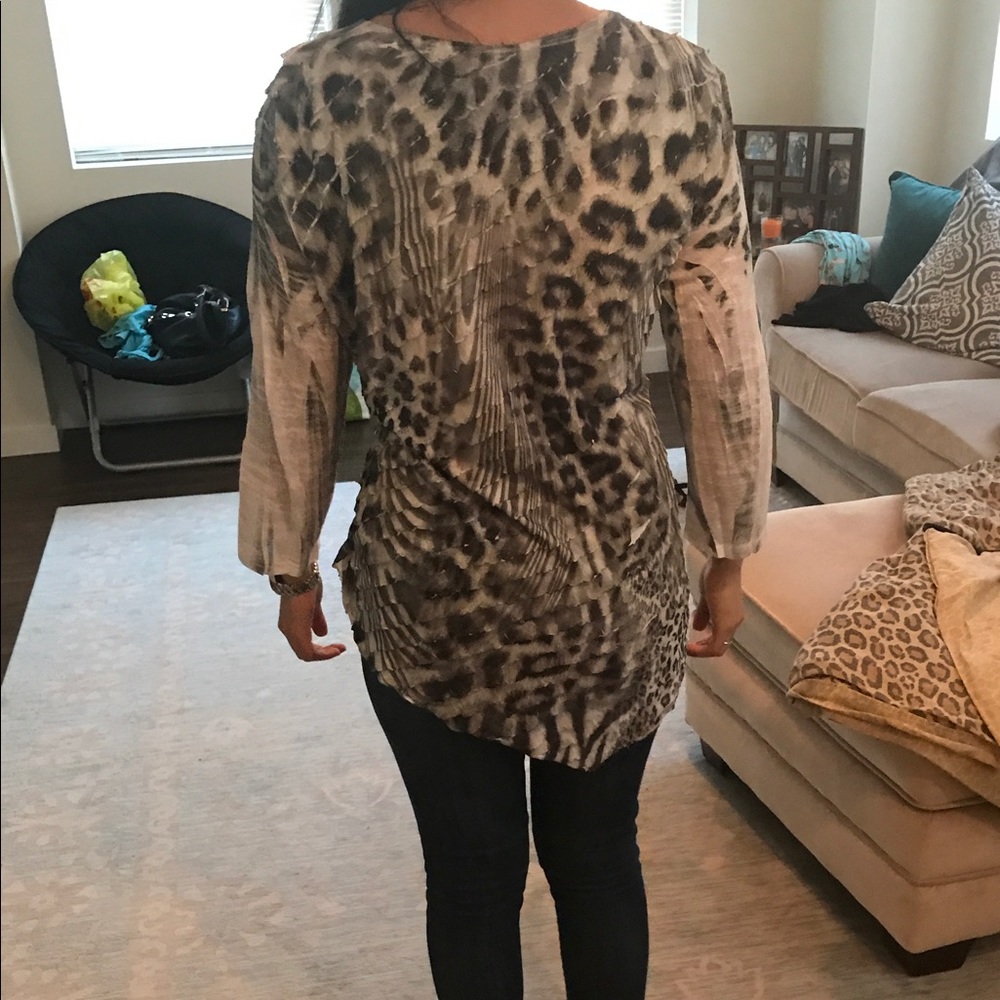 Jess and Jane white and grey long sleeve tunic!