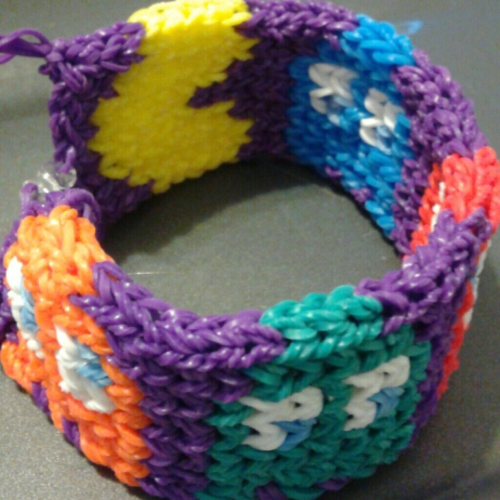 Rainbow loom Pac-Man bracelet