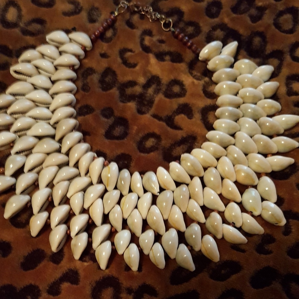 Statement Hand Made Shell Collar - Picture 3 of 4