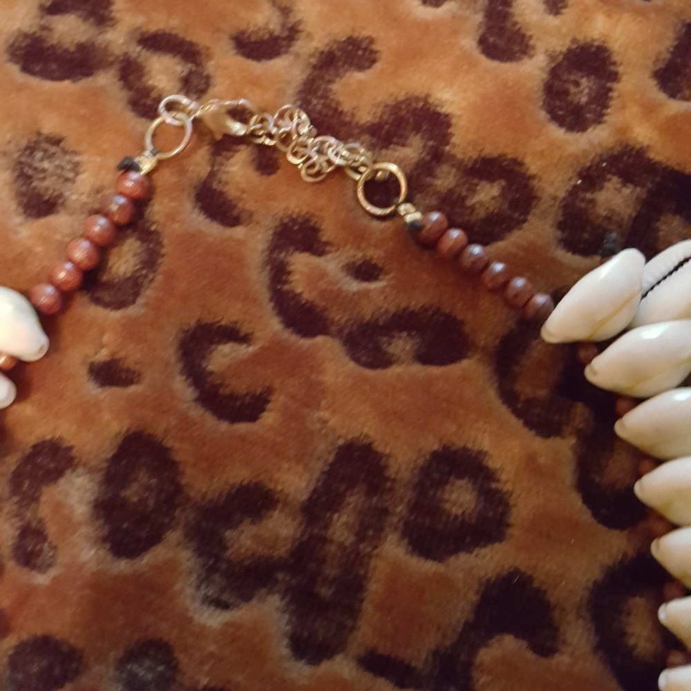 Statement Hand Made Shell Collar - Picture 4 of 4