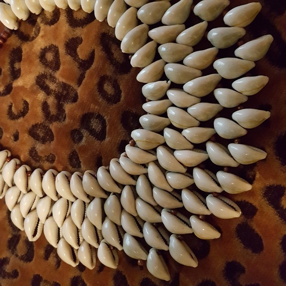 Statement Hand Made Shell Collar - Picture 2 of 4