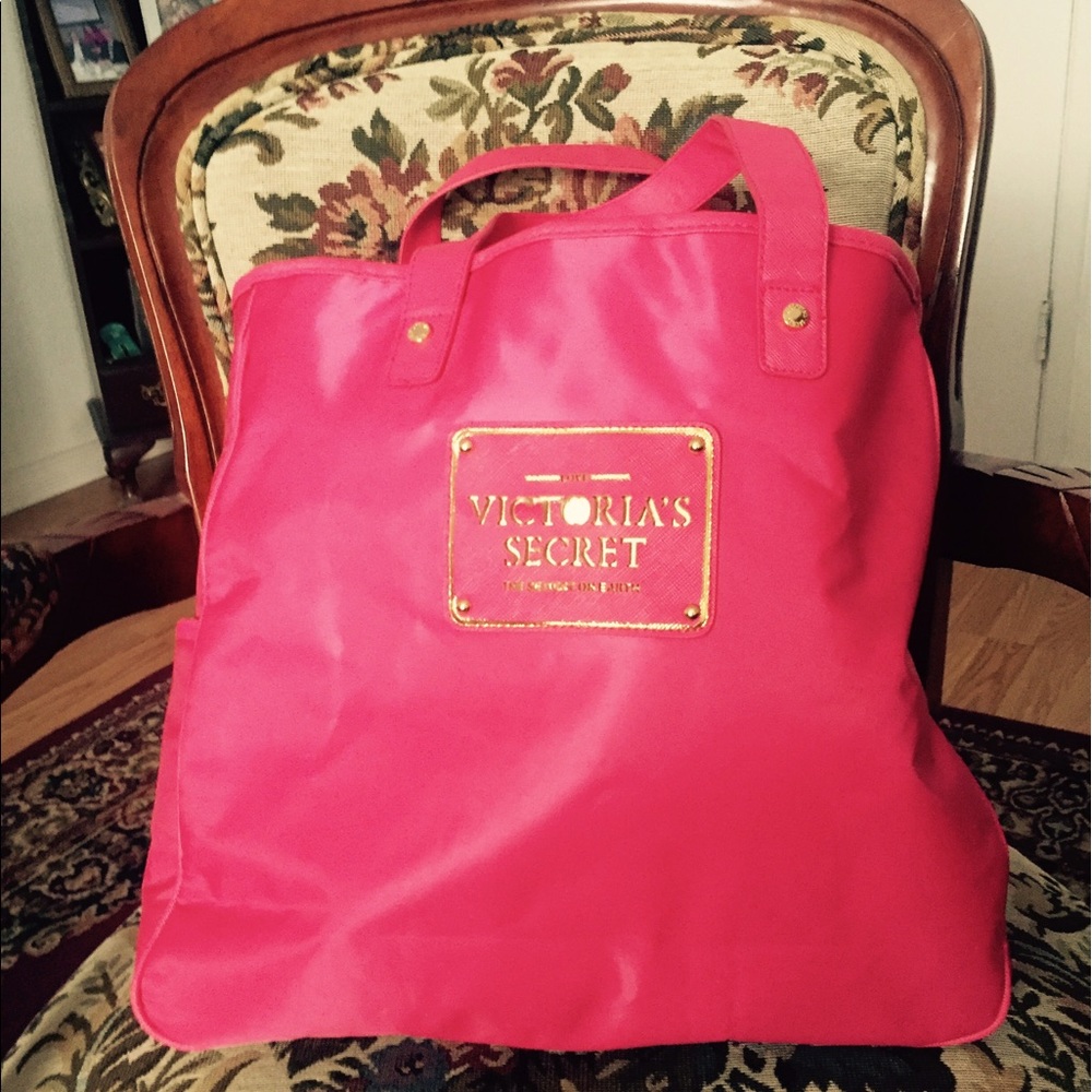 Beautiful pink 💞💞💞 Victoria Secret tote