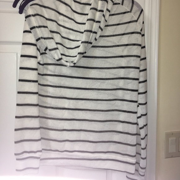 White Hoodie - Stranded - Picture 3 of 3