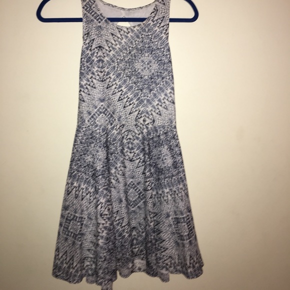 blues and white dress with open back. - Picture 1 of 2