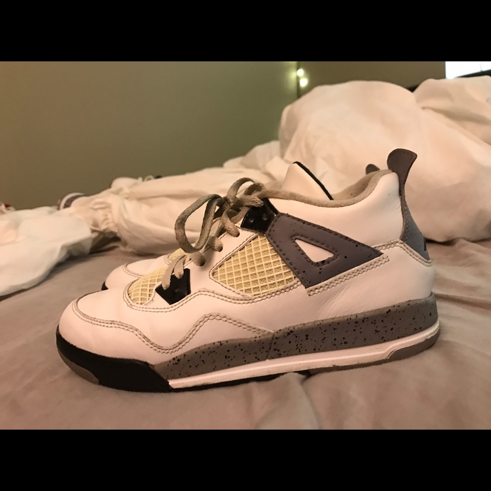 AIR JORDAN 4