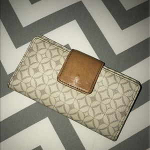 tan/brown patterned fossil wallet