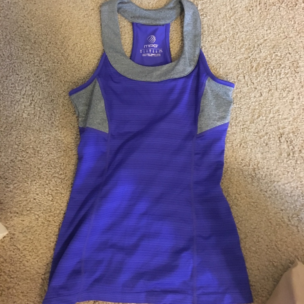Work out tank with sports bra