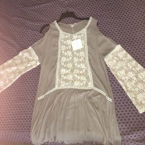 NEVER WORN Flowy and comfortable tunic-like top