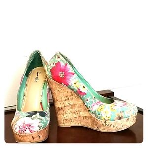 Floral wedges