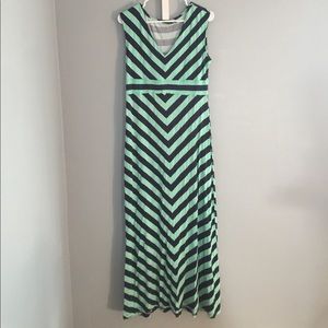 Small capped sleeve maxi dress