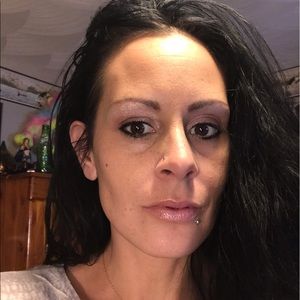 Meet your Posher, Cynthia