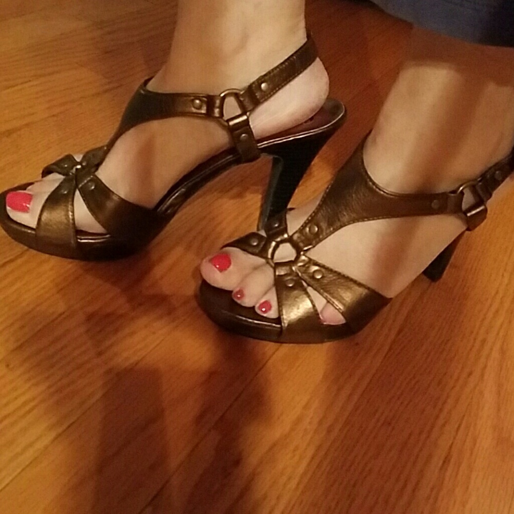 l.e.i Bronze Heeled Strappy sandals