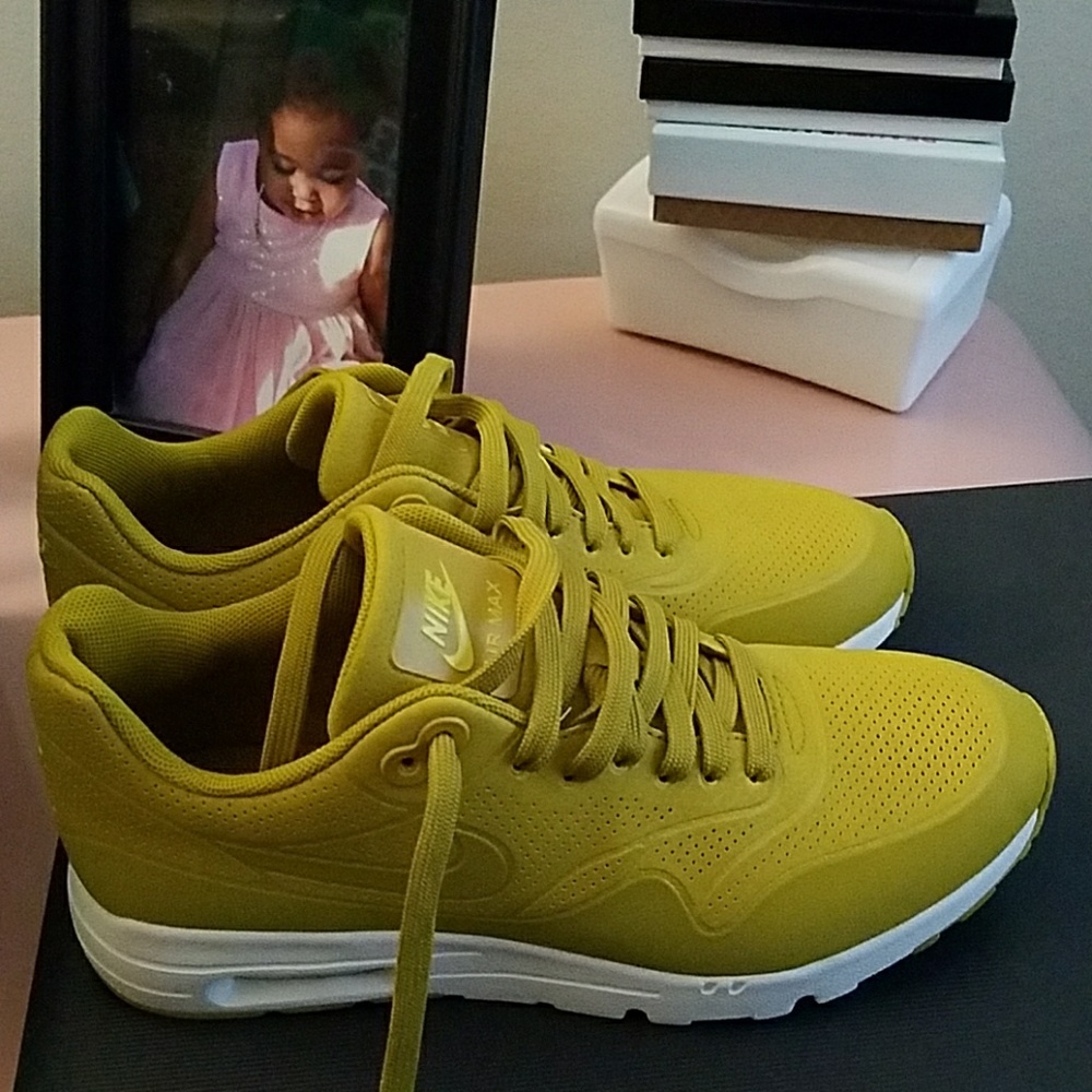 Nike air max size 8 brand new never worn