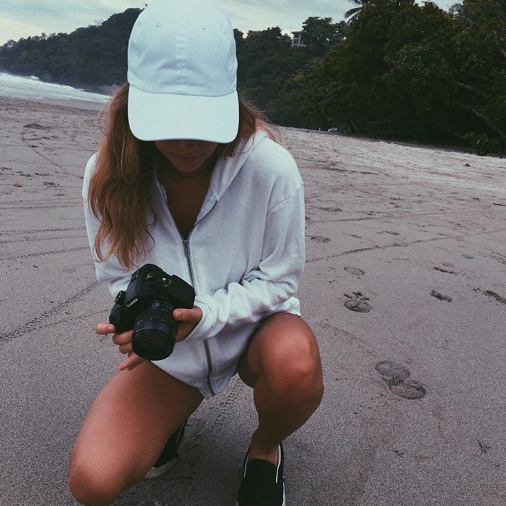 Brandy Melville black and white zip up