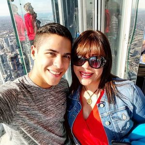 Meet your Posher, Andres