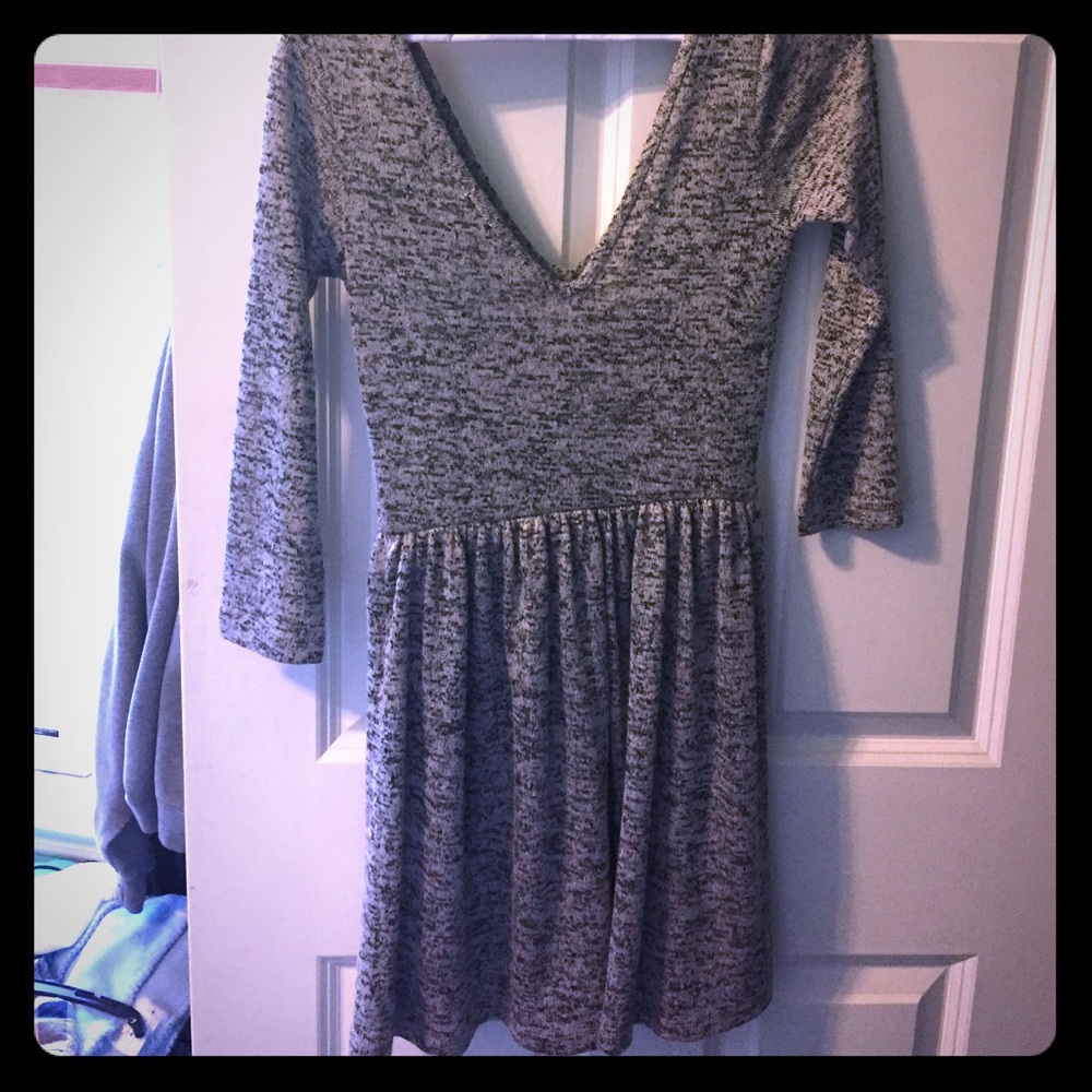 Soft 3/4 sleeve grey/black dress