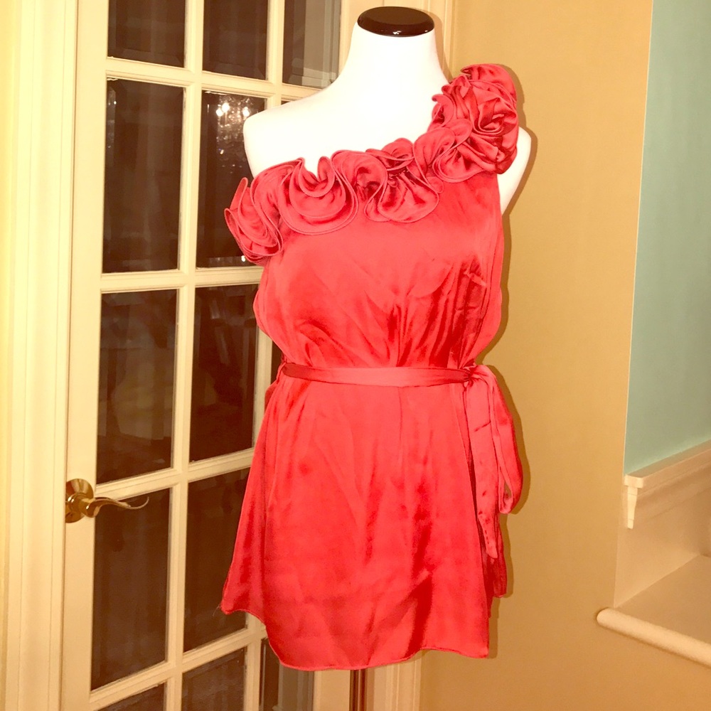 Ruffled coral top one sleeve