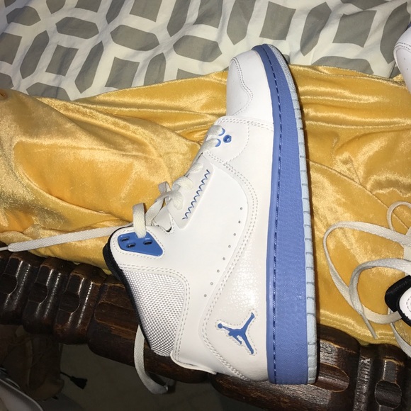 Jordan 1 Flight 5 - Picture 4 of 6