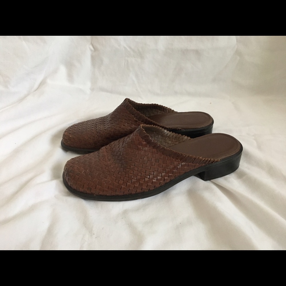 vintage brown woven mule slides