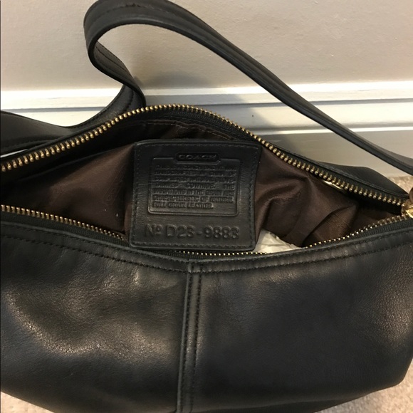 Coach black leather shoulder bag - Picture 4 of 4