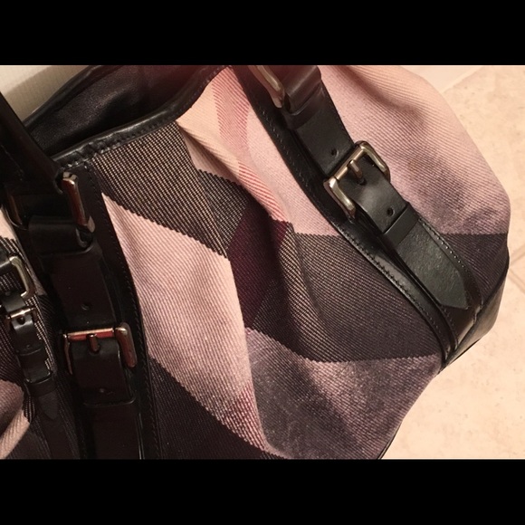 Authentic Burberry Hand Bag , Very Good condition - Picture 4 of 4