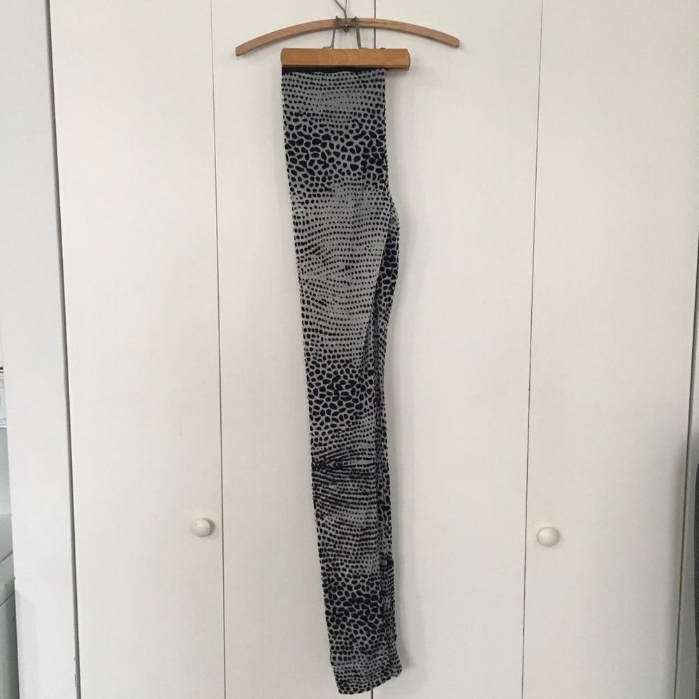 HP Sporty Chic ! Surface to Air Crater Legging - Picture 6 of 10