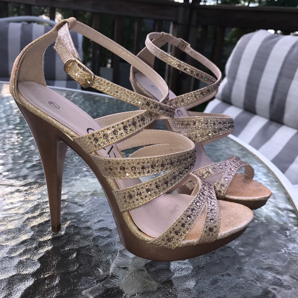 Size 7 Gold Rhinestone Embellished Heels