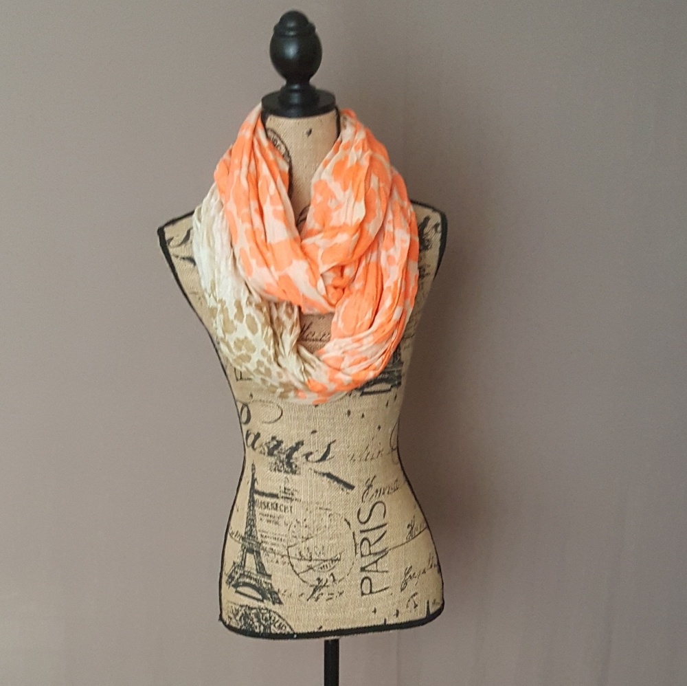 Beautiful Infinity scarf new without tags - Picture 5 of 6