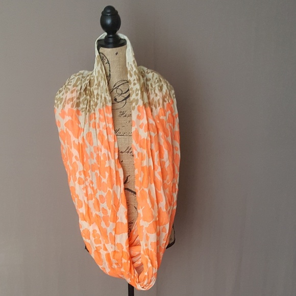 Beautiful Infinity scarf new without tags - Picture 3 of 6