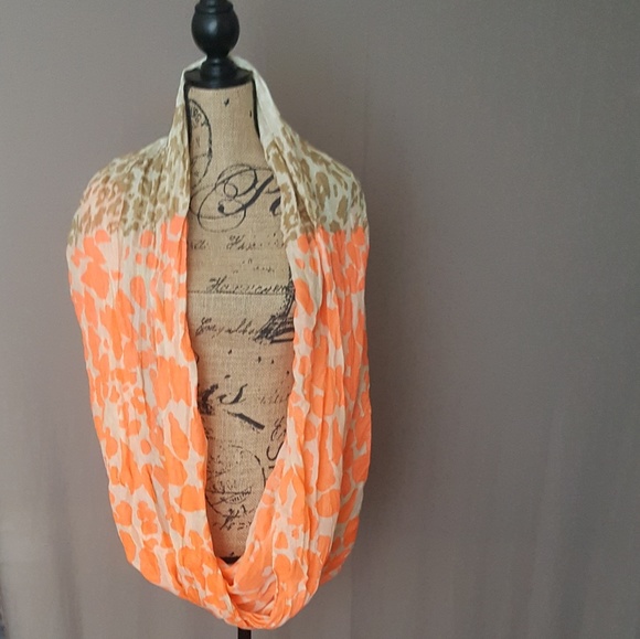 Beautiful Infinity scarf new without tags - Picture 4 of 6