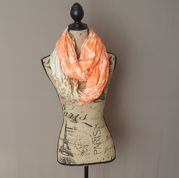 Beautiful Infinity scarf new without tags - Picture 5 of 6