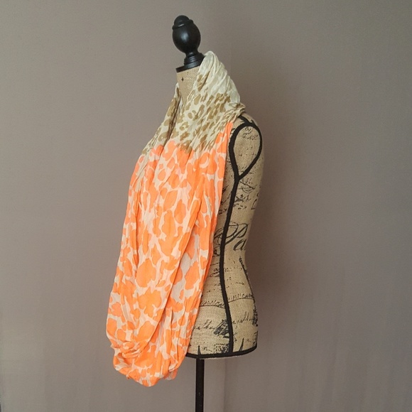 Beautiful Infinity scarf new without tags - Picture 6 of 6