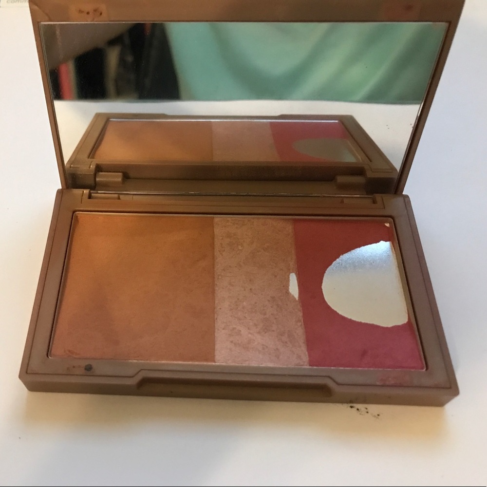 Blush - Picture 2 of 2