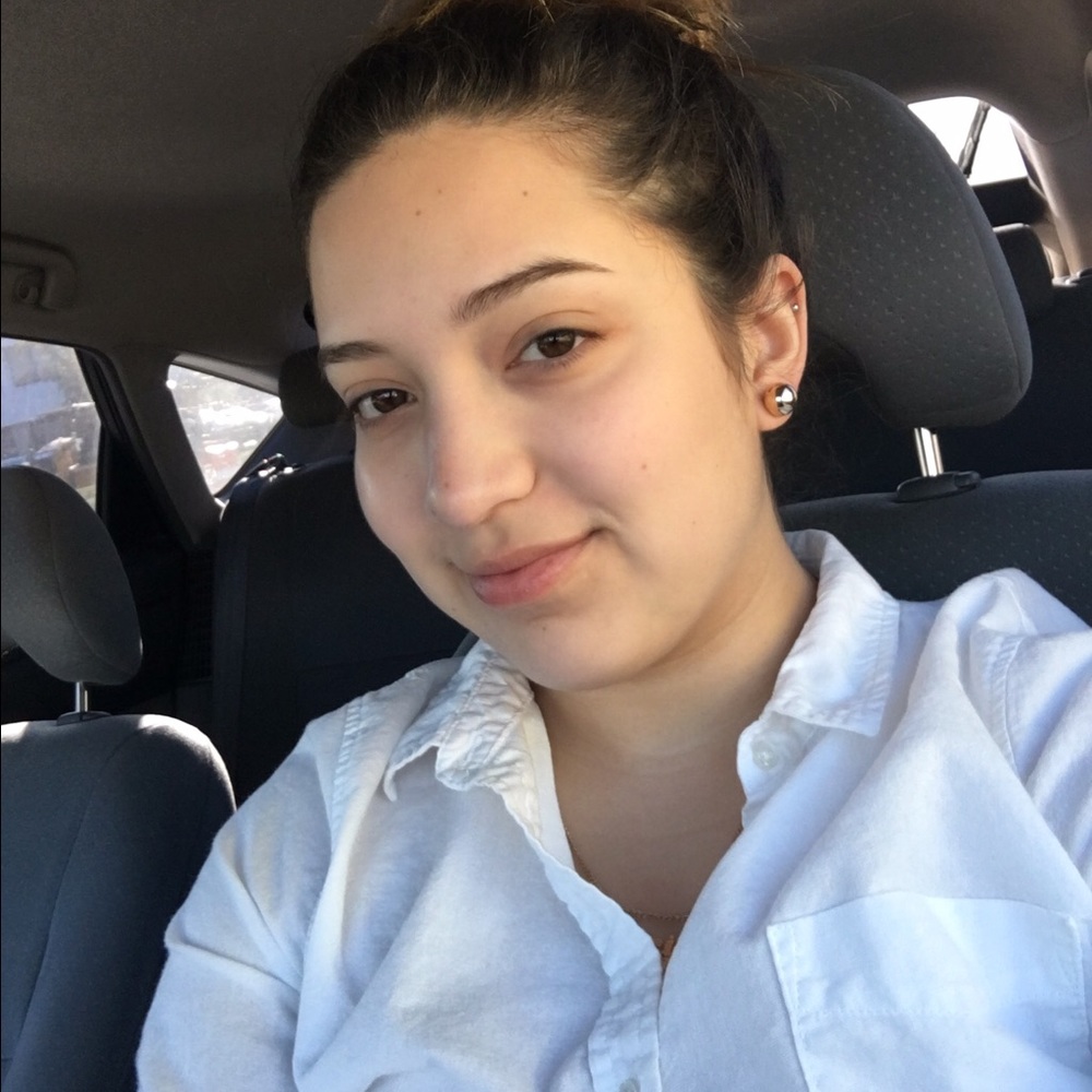 Meet your Posher, Alycia