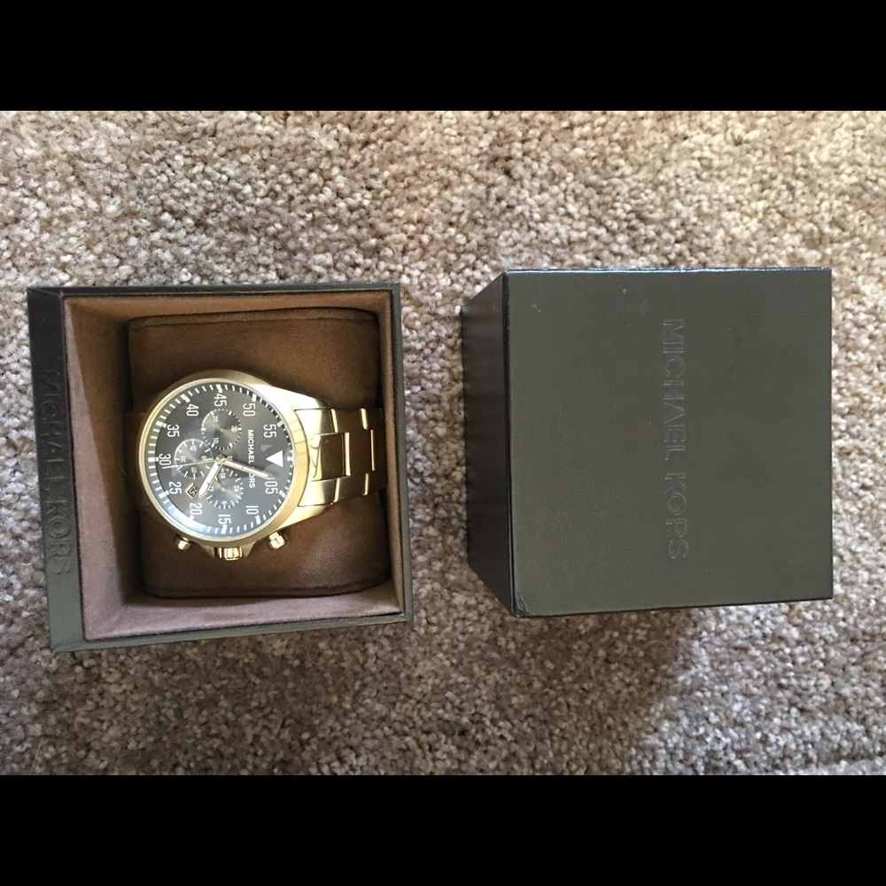 Watch - Picture 3 of 3