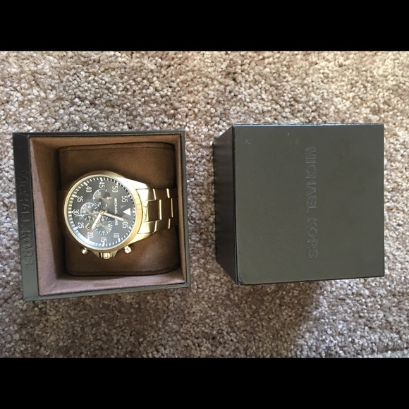 Watch - Picture 3 of 3