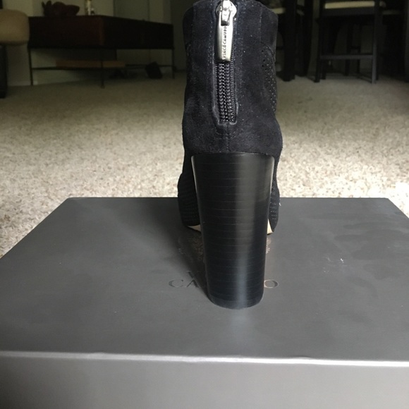 Gorgeous open toe "Cosima" heel by Vince Camuto - Picture 6 of 7