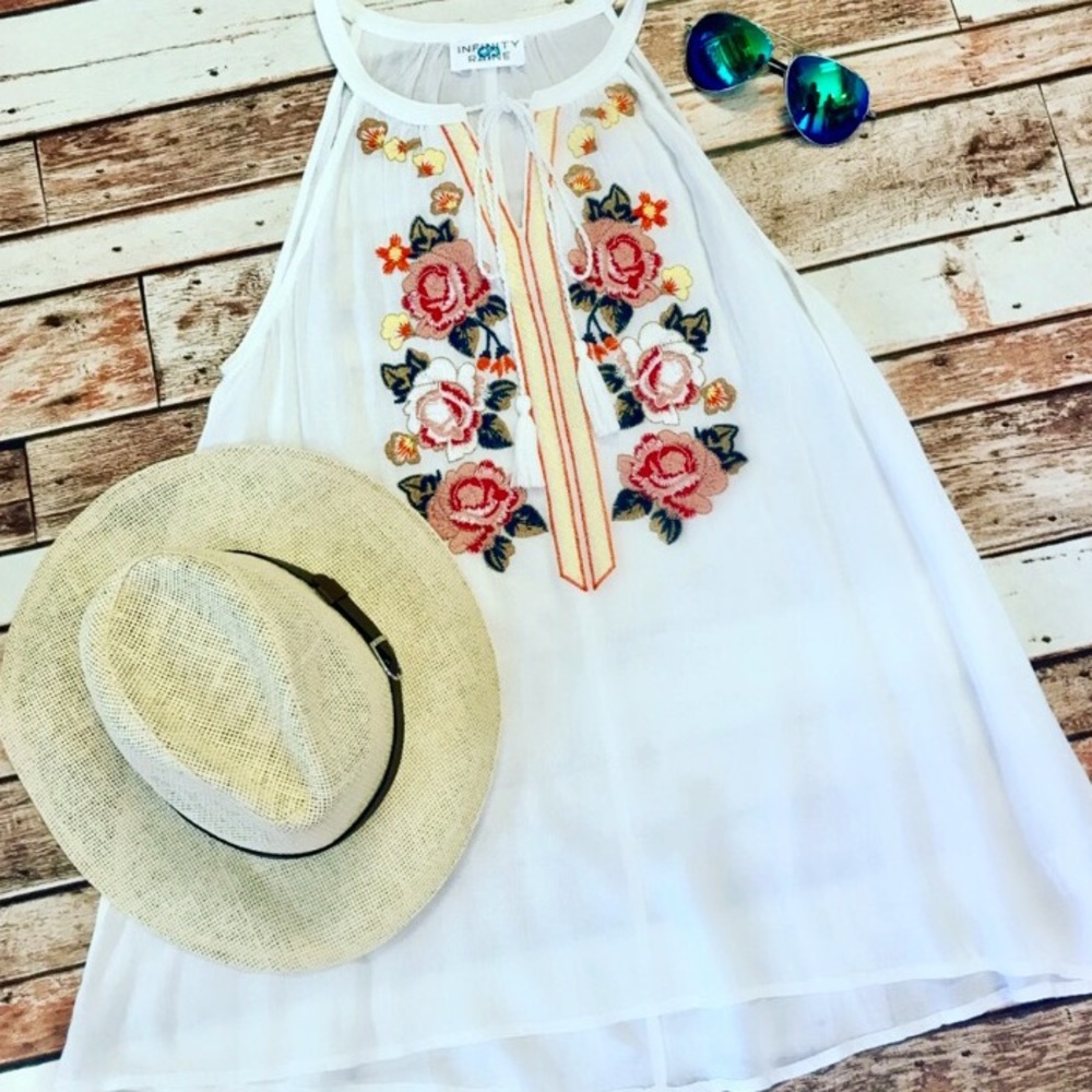 🎈FINAL SALE🎈Embroidered Halter Tunic - Picture 3 of 5